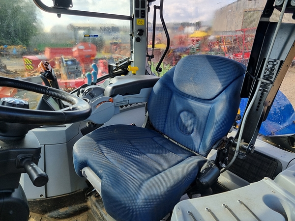 Chris Atkin & Son Ltd - New Holland T6.155